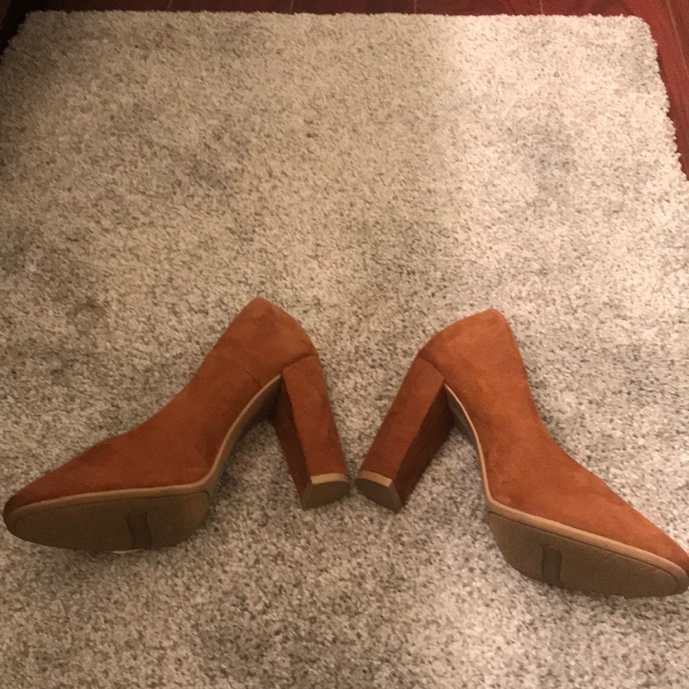 Heels - Picture 2 of 4